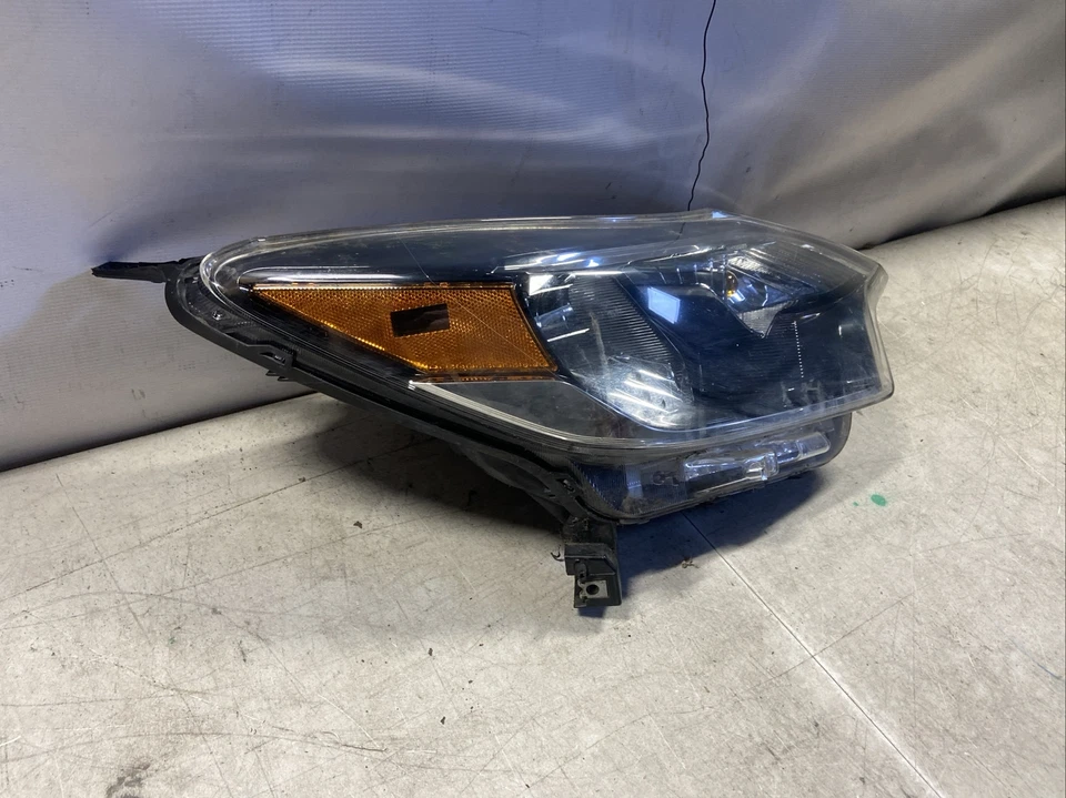Faro halógeno derecho Nissan Versa Note 2017 2018 2019 OEM Foto 2 de 4