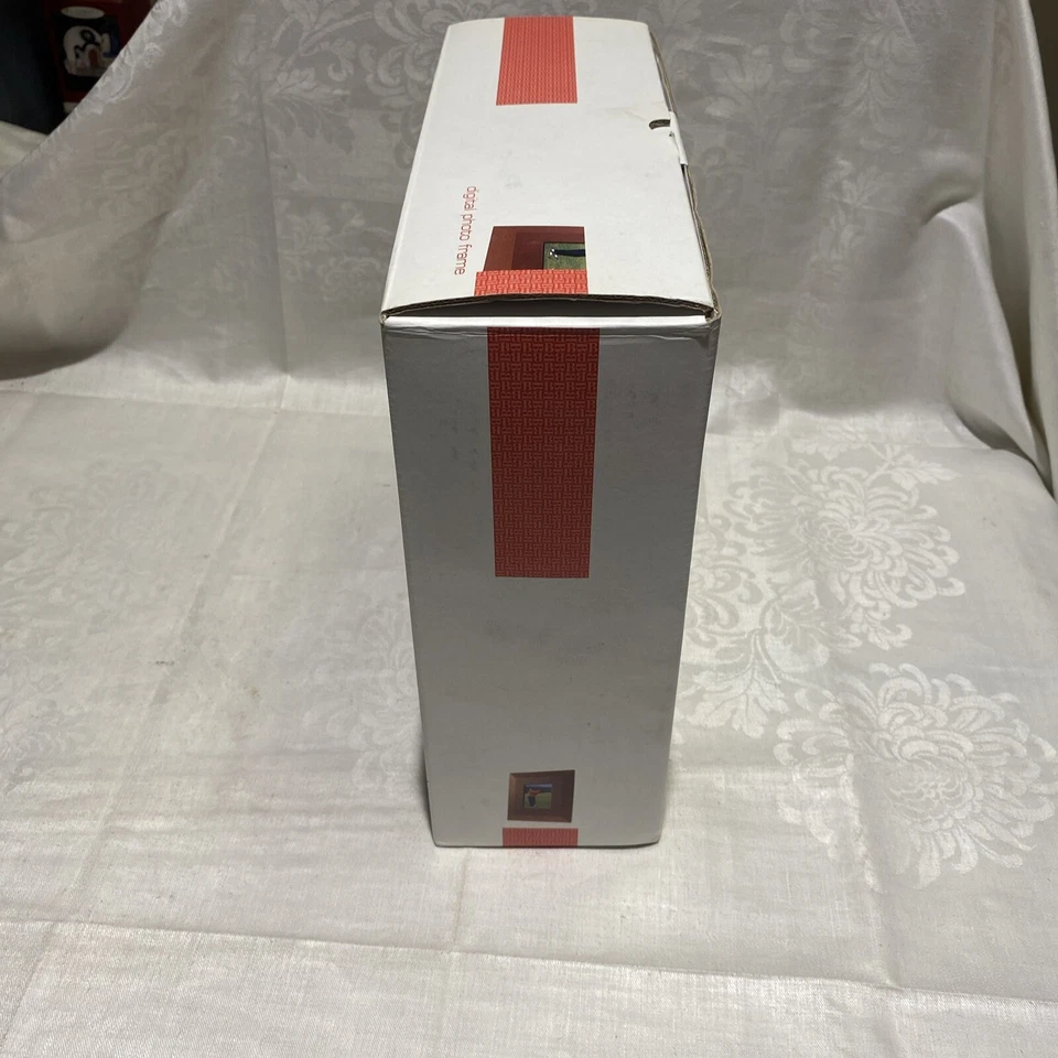 Brand New Brookstone 6in LCD Digital Photo Frame Rosewood Color - Image 3 of 4