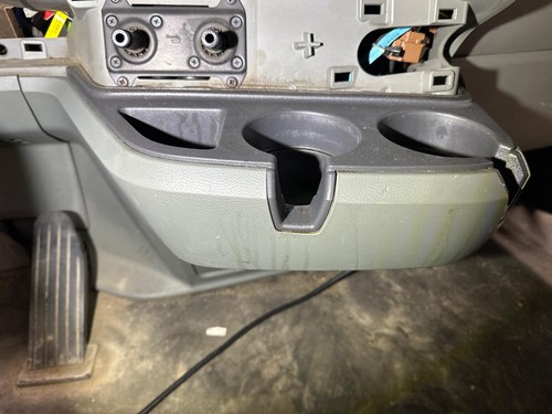 2012-2026 Kenworth T680 CUP HOLDER Dash Panel - Used | P/N S061069761 - Picture 5 of 9