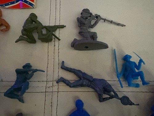 Vintage Mixed Lot Of 20 TOY SOLDIERS MARX TIMMEE MPC LIDO OTHERS VG condition. - Picture 6 of 9
