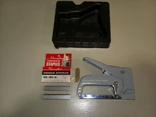 Vintage Swingline #101 Tacker Stapler USA w/ partial box of staples. Near Mint 