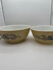 Pyrex Homestead Mixing Bowls Lot Of 2 - 403, 404