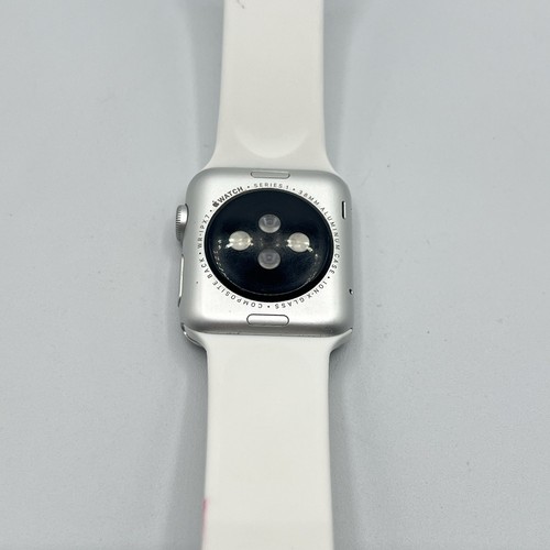 Apple Watch Series 3 GPS 42mm Silver Aluminum Case White Sport Band - Zdjęcie 5 z 5