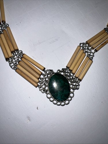 Vtg Unique Bamboo Green Stone Pendant Bib Necklace Lightweight Choker Boho Hippi - Picture 7 of 8
