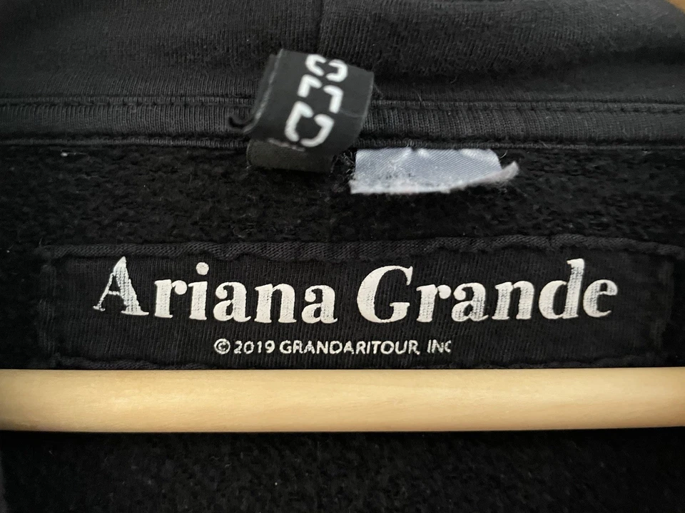 H&M Ariana Grande Women's 7 Rings Graphic Long Sleeve Pullover Hoodie Black L - Image 3 of 4