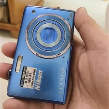 Nikon COOLPIX S5200 Digital Camera 16.0 MP 6x Optical Zoom with Accessories