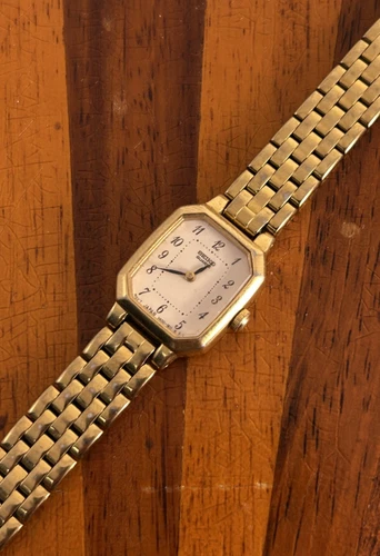 Vintage Seiko Watch Women Gold Tone V400-5608 Dainty Quartz 17mm New Battery