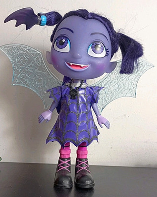 Vampirina Vee Bat-tastic 12'' Doll With Backpack and light up Wings Disney Junior