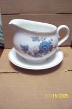 Versatone - "Bleufleur" by Noritake Gravy Boat with Attached Underplate