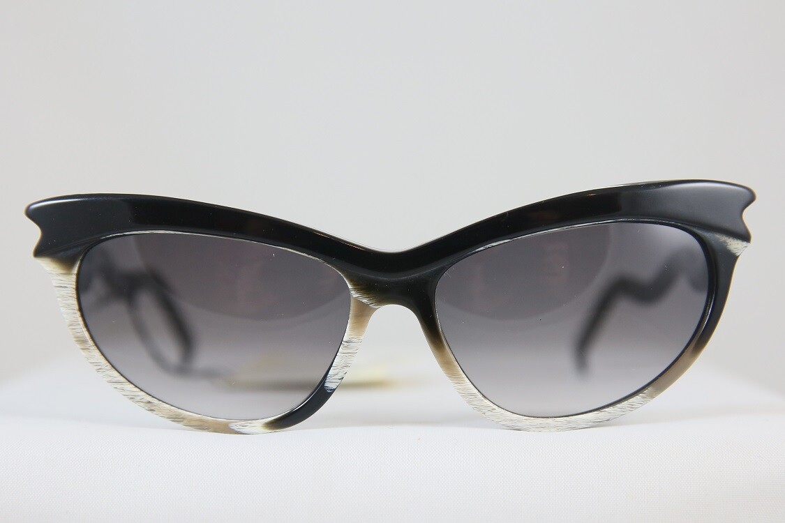 Chantal Thomass Miki Cat Eye Sunglasses – Made in France Vintage Rare Alain Mikli CT87 for Chantal Thomass Curled  main image 2
