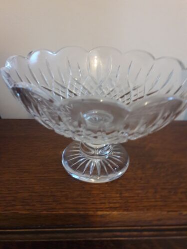 STUART CRYSTAL SHAFTESBURY 8 INCH FOOTED PETAL BOWL - Picture 1 of 7