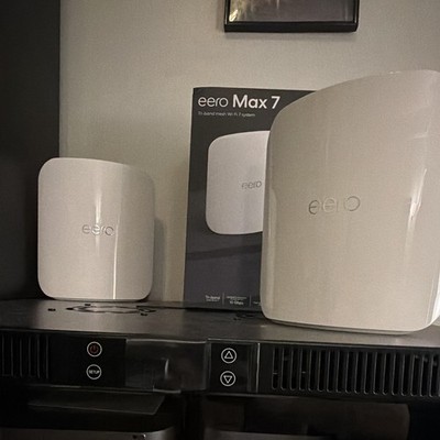 eero Max 7 Tri-Band Mesh Wi Fi 7 System White 10 Gbps (2 pack, no ISP lock)