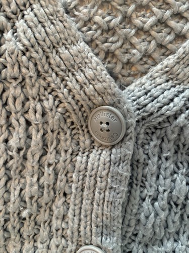 Hollister Chunky Knit Three Button Cardigan - in Blue Grey Excellent Condition - Picture 3 of 9