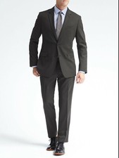 Banana Republic Standard Solid Wool Suit Jacket,CHARC SZ 44R -257922 W0411