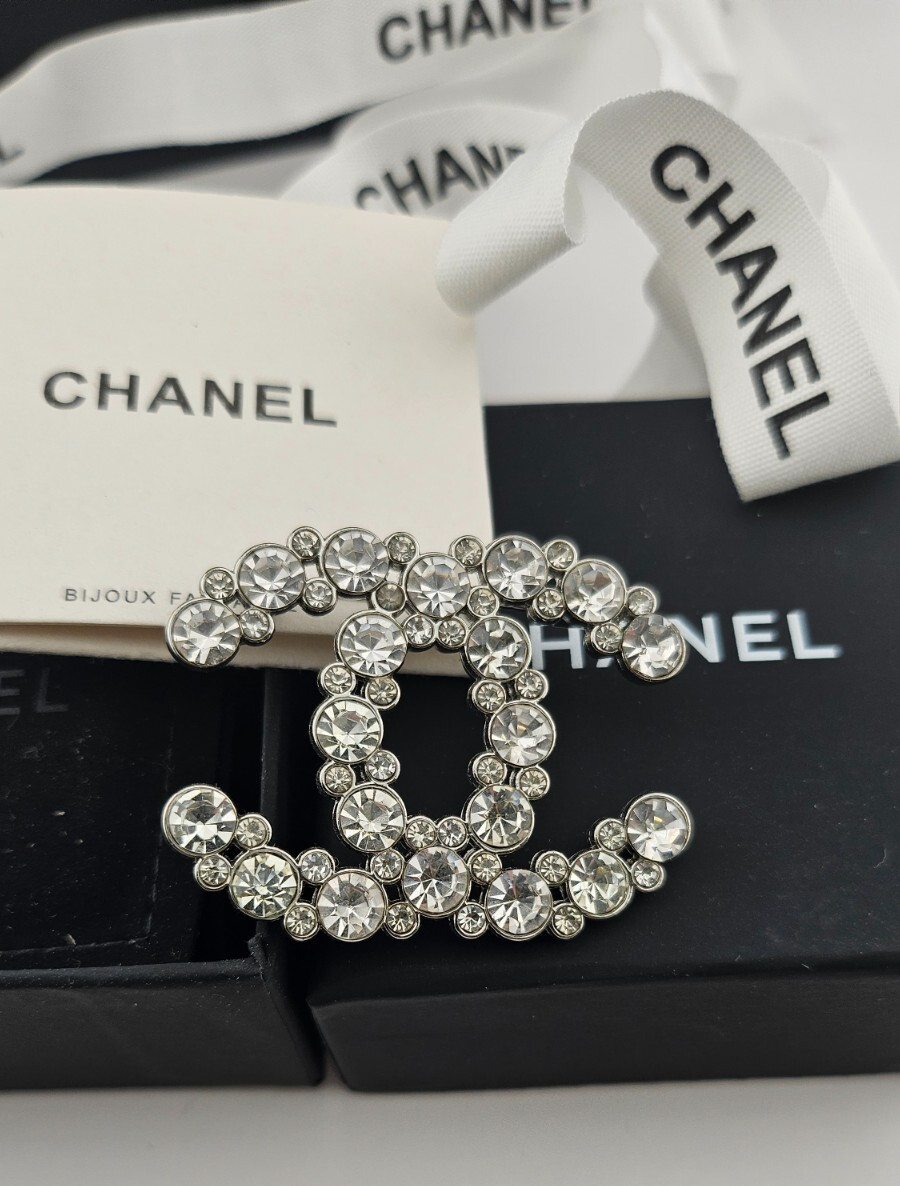 Chanel CC Crystal Embellished Gold-Tone Logo Brooch