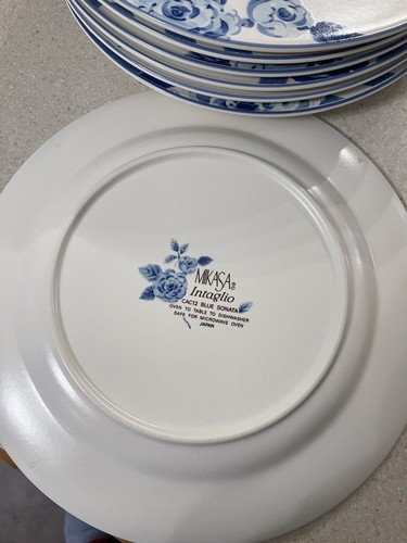 Mikasa Intaglio Blue Sonata CAC12 Set of 7 Dinner Plates 11" - Picture 3 of 6