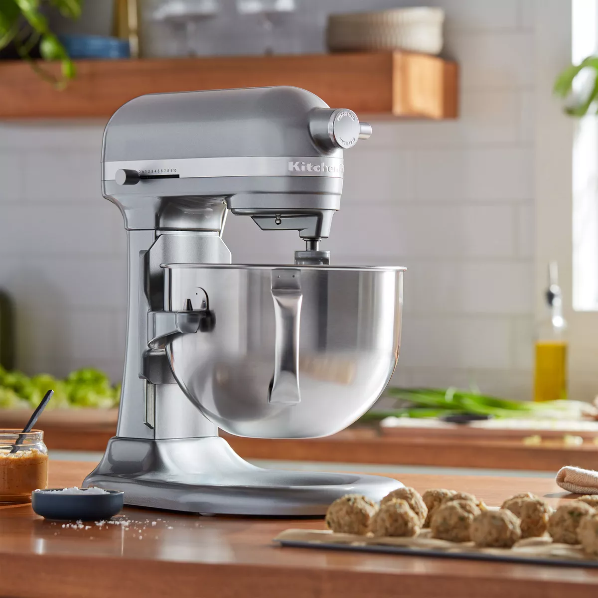 Bowl-Lift Stand Mixer