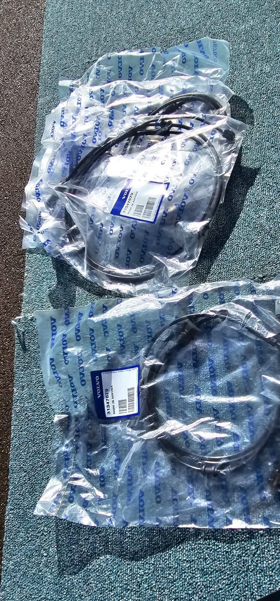 GENUINE VOLVO XC90 MK2 Dog Guard /Cargo Net. £17.50 - UK GENUINE VOLVO XC90 MK2 Dog Guard /Cargo Net. £17.50 - UK