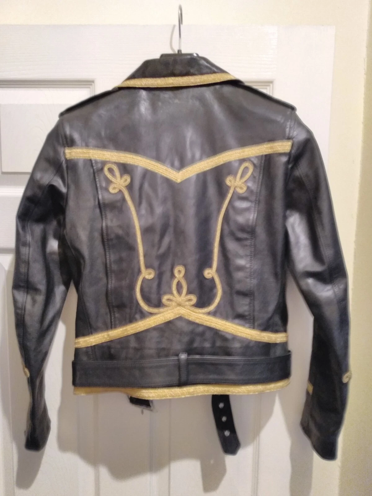 Picture 2 of 10