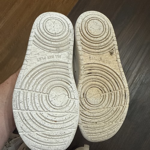 grade school White Nike sneakers pre-owned - Two Size 11 - One Size 3 - Picture 7 of 13