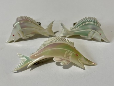 MidCentury Mother of Pearl Sailfish Brooch Earring Set Artisan Carved Iridescent
