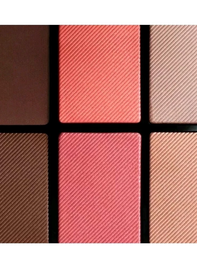 Burberry Essentials Glow Palette In 02 Medium To Dark  - Image 2 of 3