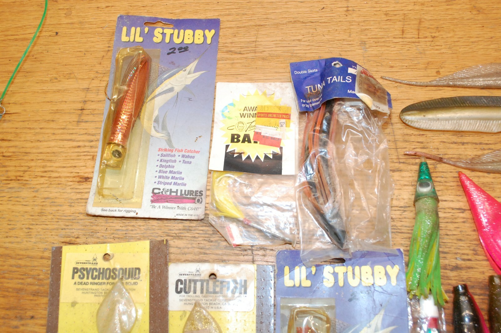 Variety Pack Saltwater Lures and Storage Sleeve - Image 5