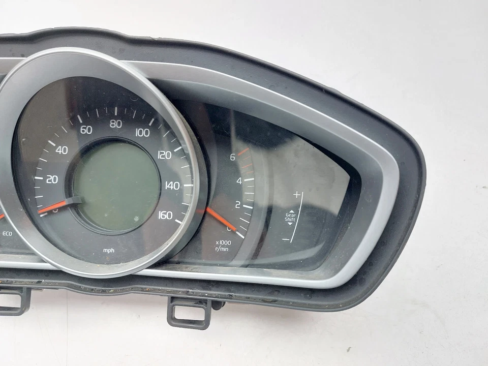 VOLVO V40 DIESEL SPEEDOMETER INSTRUMENT CLUSTER 2014 31412877 - Image 3 of 4
