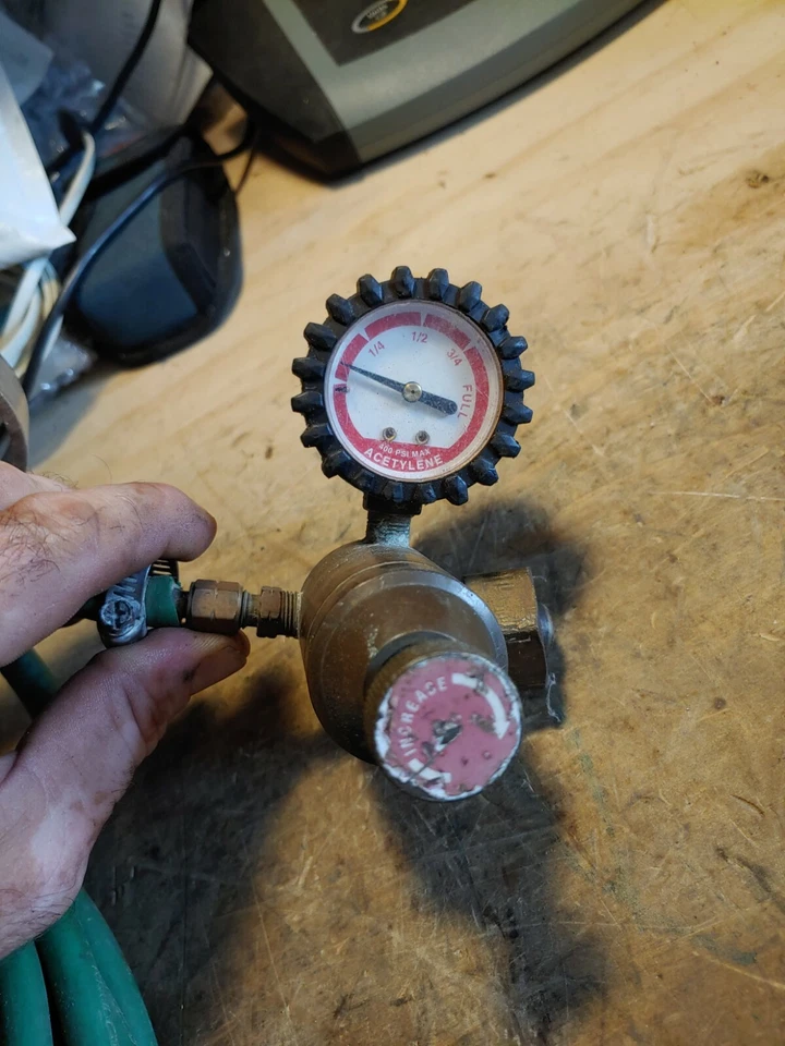 GOSS ACETYLENE TORCH, REGULATOR, TANK HOLDER - Image 4 of 4