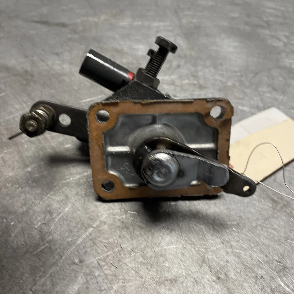 OEM GOOD USED KUBOTA DIESEL D662E THROTTLE ASSEMBLY - Image 3 of 4