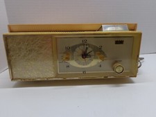 Cool MCM Pink 1961 Arvin Clock Radio 53R27, tested/working, missing tuning knob