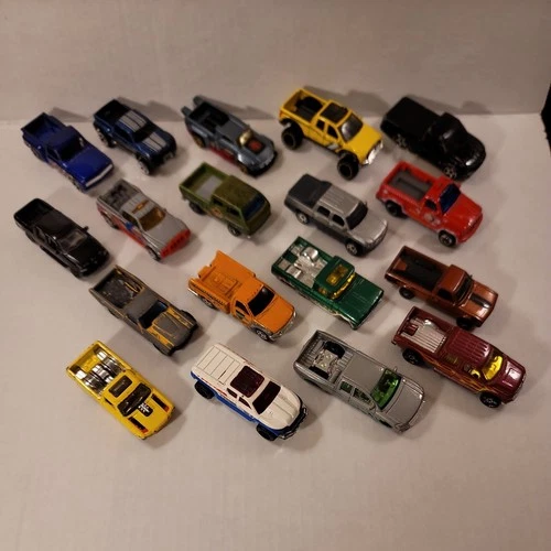 Pickup Trucks Vintage - Lot of 18 - Hot Wheels - Mattel Toy Cars