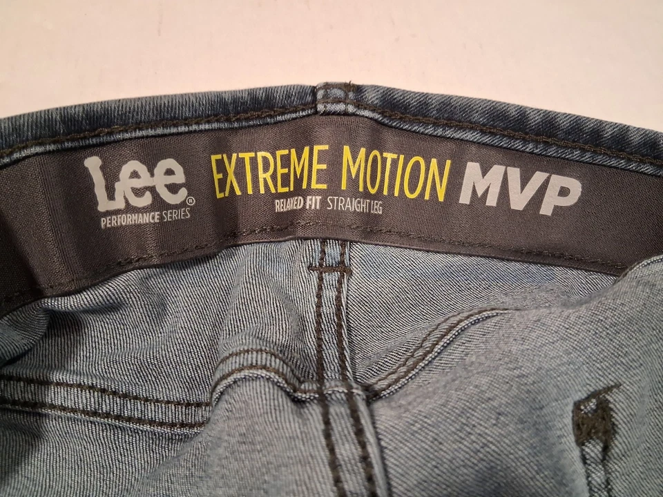 Pantalones de mezclilla Lee Extreme Motion MVP para hombre 34x32 calce relajado azul Foto 4 de 4