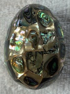 Vintage Abalone/Mother of Pearl Mosaic Inlay Egg 2 1/4”