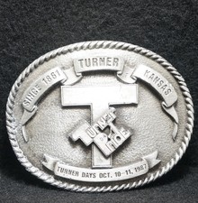 WJ09108 NOS VINTAGE 1970s TURNER KANSAS TURNER PRIDE MENS PEWTER BELT BUCKLE