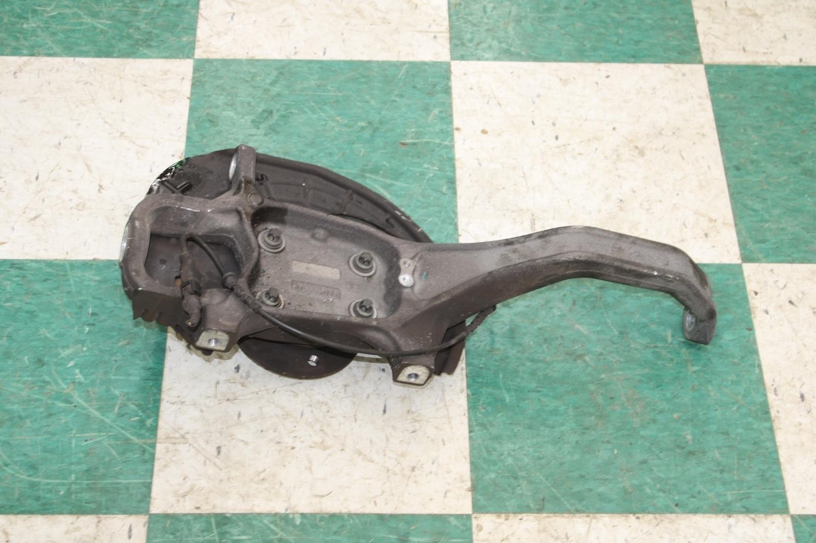 14-17 Ghibli LF LH Left Driver Side Front Spindle Knuckle Hub Factory OEM OE WTY