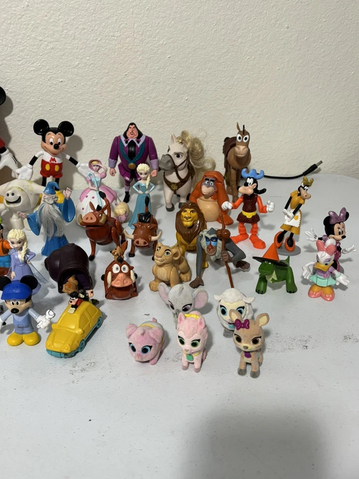 Disney Pixar PVC Plastic Figurines Cake Toppers Figures Play sets Huge Lot 83 - Image 3 of 4