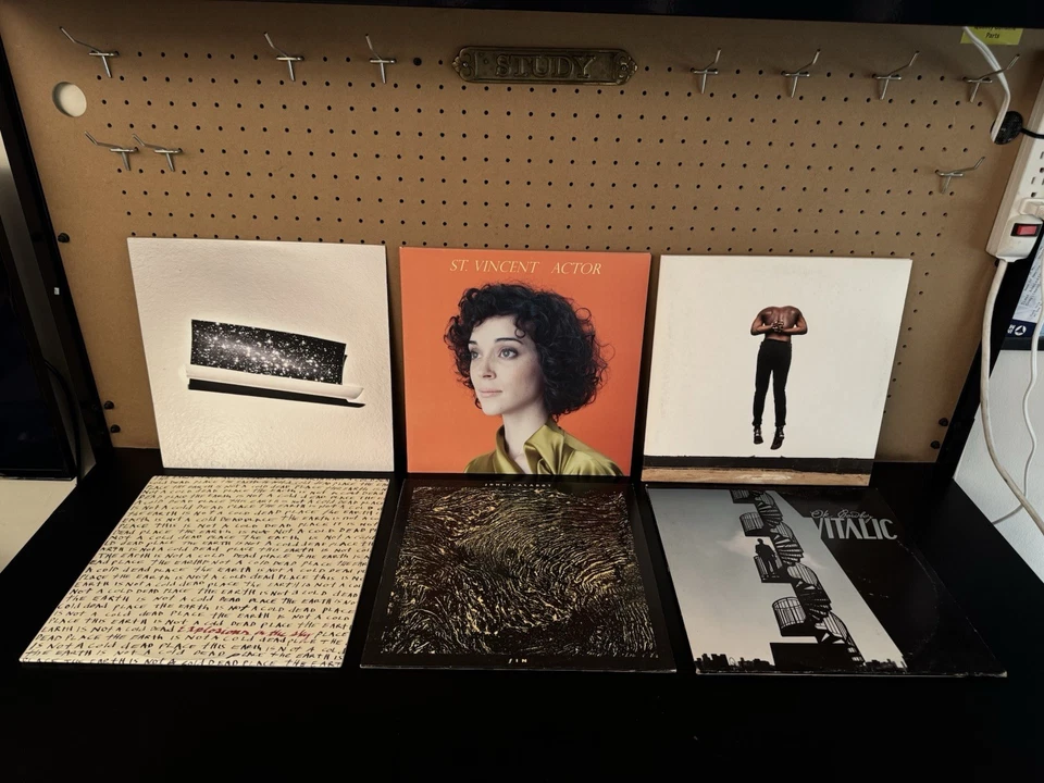(22 Vinyl Records)Lady Gaga, Rhye, Bon Iver, Vitalic, Father John Misty **READ** - Image 3 of 4