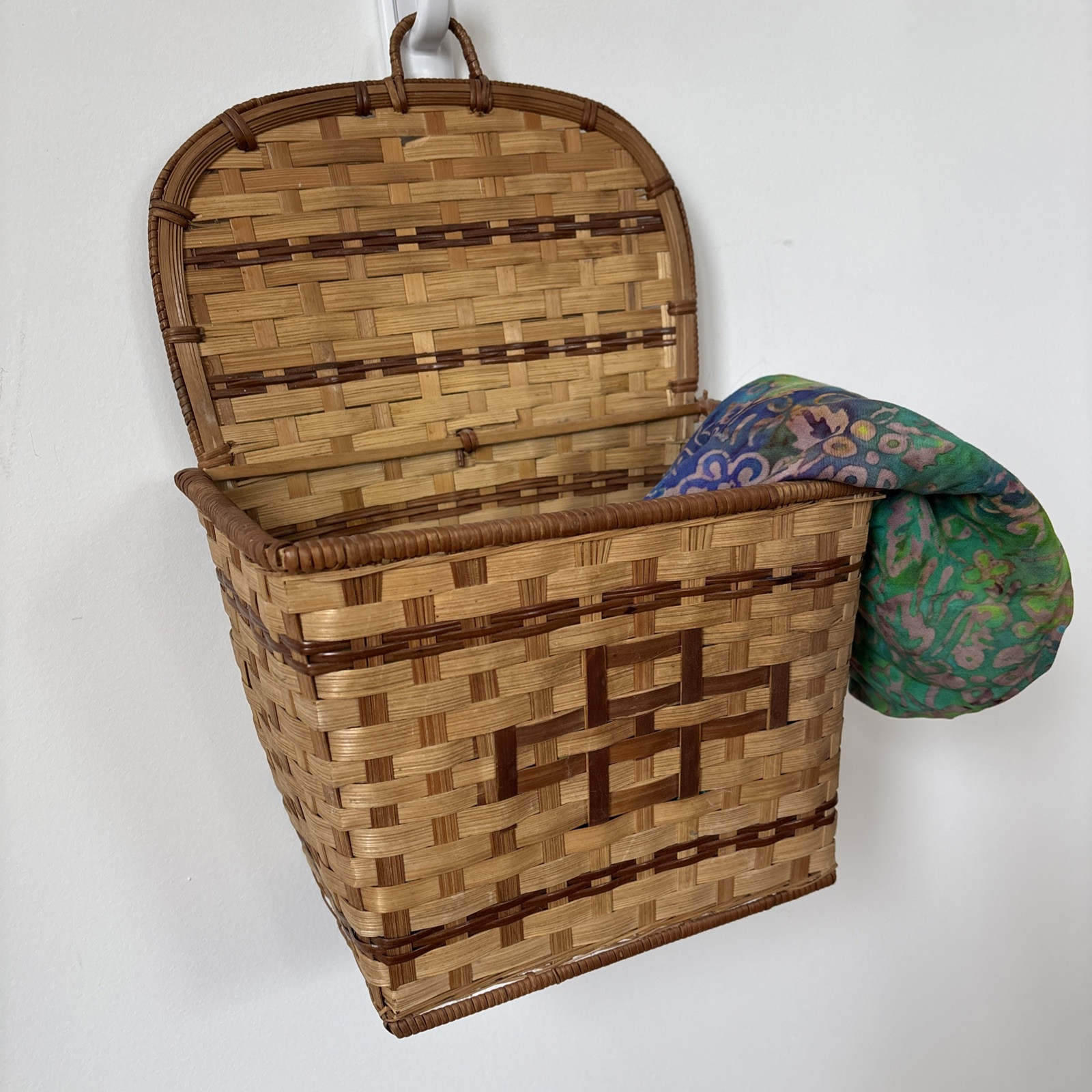 Large Woven Hanging Wall Basket Pocket 13” Wicker Farmhouse Cottage Vintage