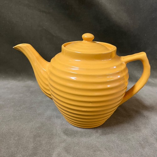 Vintage Bauer Pottery Ringware 6 Cup Tea Pot Yellow Made in USA Beehive 6” HTF