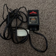 HORNBY R911 TRAIN SPEED CONTROLLER POWER UNIT /TRANSFORMER FITTED WITH PLUG