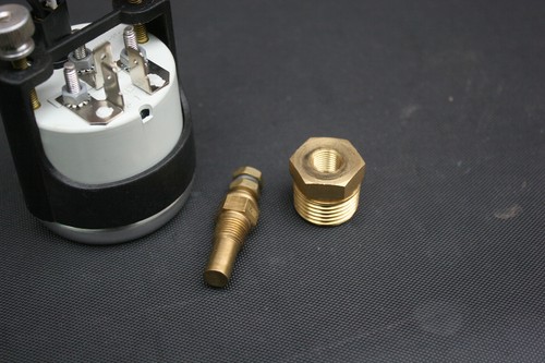 Medidor de temperatura de aceite AutoMeter Ultra-Lite fibra de carbono 2 1/16" - 4748 - Imagen 10 de 13