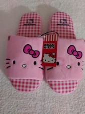 NWT HELLO KITTY   WOMEN'S   SIZE 9-10 PINK   SLIPPERS