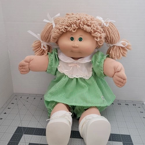 Vintage Cabbage Patch 1978/1982 Dark Blonde Golden Hair Green Eyes  READ