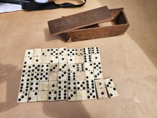 Jeu de dominos anciens en os et ébène – boîte bois d'origine XIXe