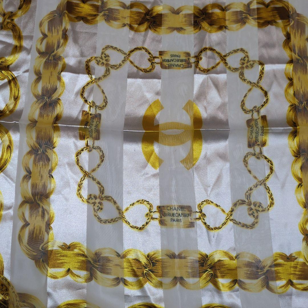 CHANEL Chain pattern Silk Scarf White X Gold about 39.37 x 39.37