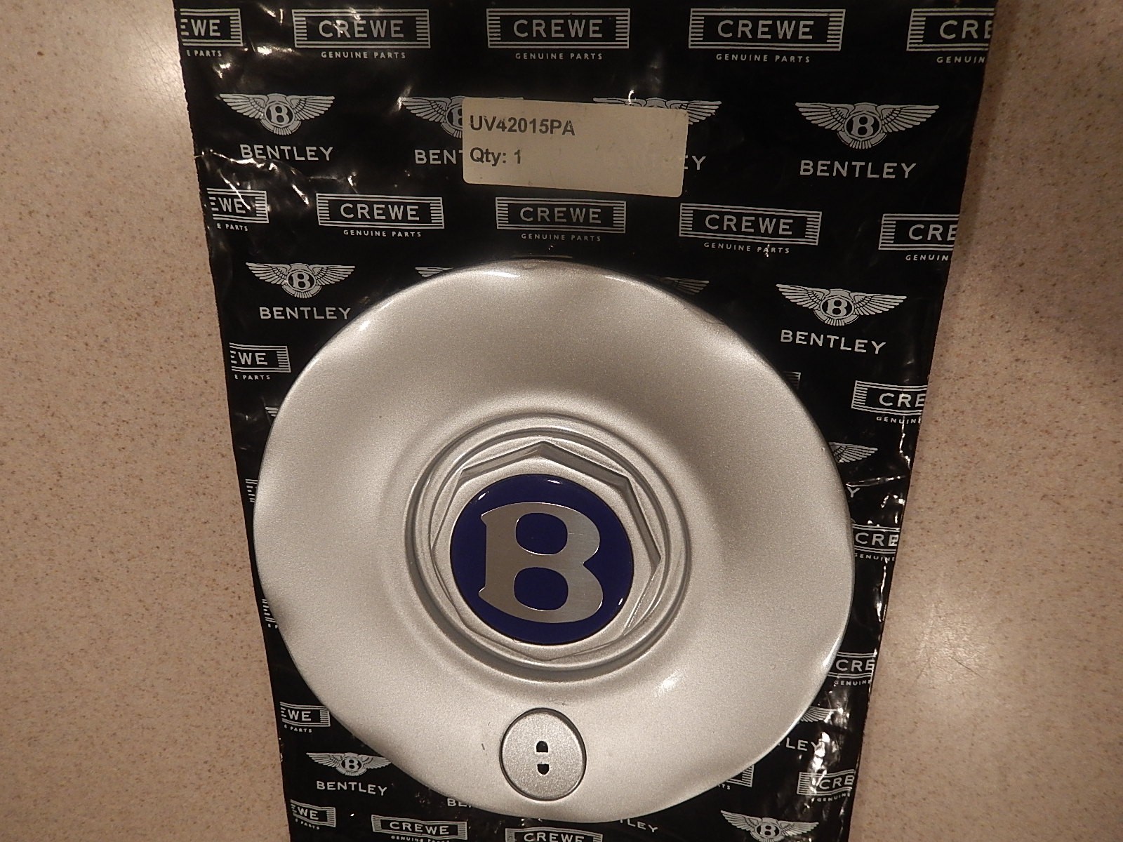 New    Bentley Wheel Hub Cap Fits Azure 1998 - 2000 Silver Wheels 17"x 7.5" NOS