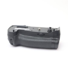 Nikon Multi-Power Battery Pack MB-D17 for Nikon D500  271