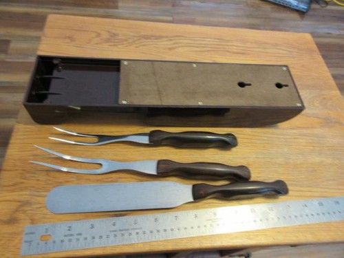 Vintage Cutco USA Set Of Three (2) Forks #26 & #27 And Spatula #28 Bakelite Case - Picture 9 of 11