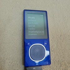 Microsoft Zune 8GB Blue Model 1125 MP3 Player READ Powers On Plugged In